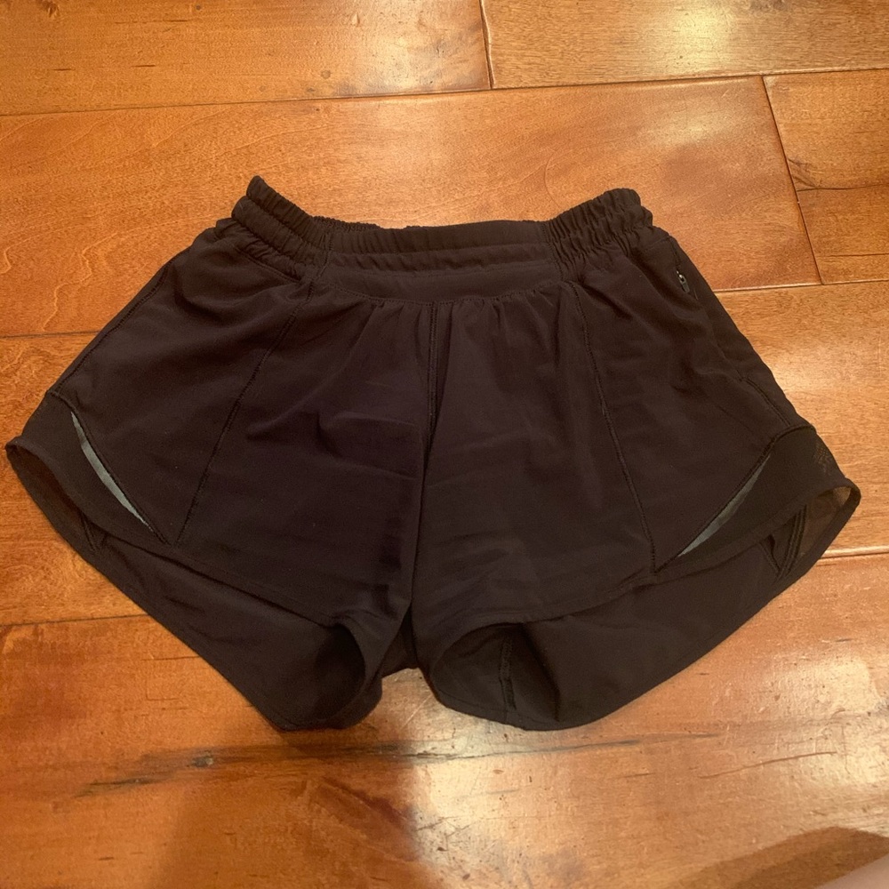Lululemon Hotty Hot Short Size 2